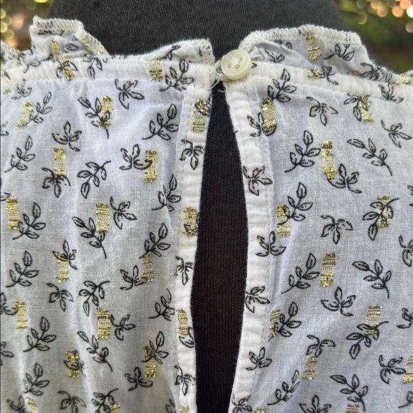 Old Navy XXL Tall Smocked Woman’s Top,Cream & Gold Shimmer Thread. 97% cotton. - Picture 9 of 11